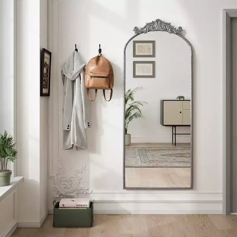 Specchio da parete ad arco a figura intera da 58" x 24" con pannello posteriore in MDF, cornice in ferro