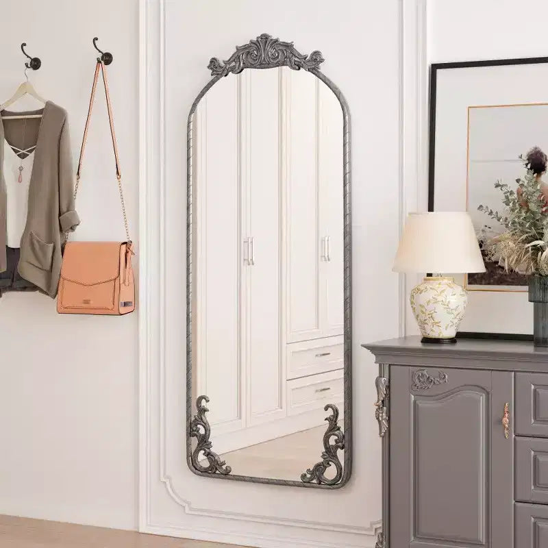 Specchio da parete ad arco a figura intera da 58" x 24" con pannello posteriore in MDF, cornice in ferro