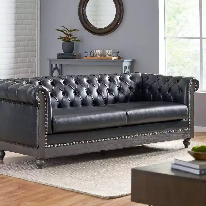 Divano Chesterfield Classico a 3 Posti con Schienale Trapuntato, Rivetti Decorativi, Ecopelle e Gambe in Betulla