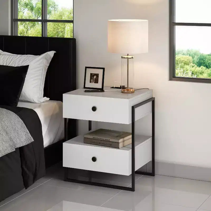 Comodino moderno con stazione di ricarica integrata, porte USB, 2 cassetti e ripiano aperto, nero