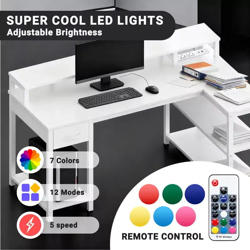 Scrivania gaming a L con luci LED RGB, ricarica USB e Type-C, presa di corrente e supporto per monitor