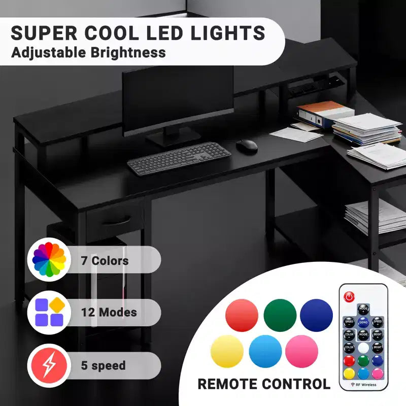 Scrivania gaming a L con luci LED RGB, ricarica USB e Type-C, presa di corrente e supporto per monitor