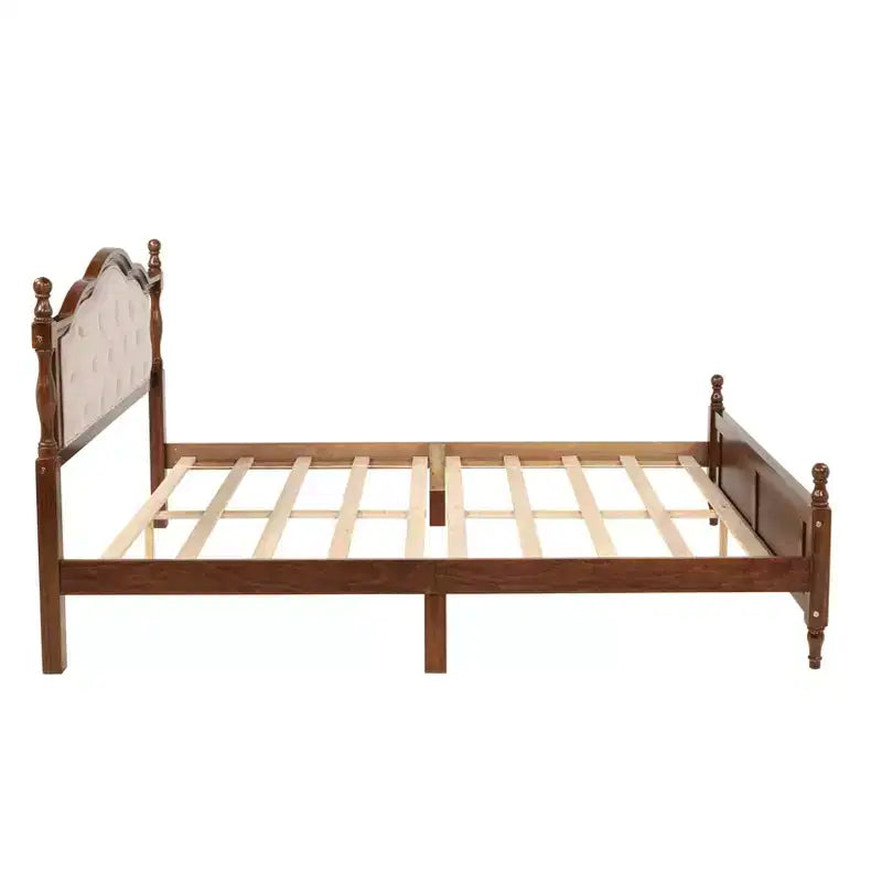Letto a piattaforma vintage queen size con testiera imbottita, pediera a pannelli e contenitore sotto il letto